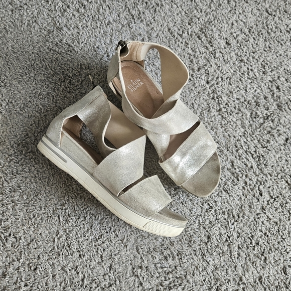 Eileen Fisher Gold Metallic Sport Cross Over Back Zip Sandals Size 8.5 - Picture 2 of 6